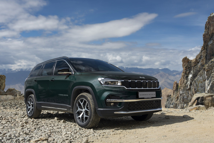 ジープ・コマンダー リミテッド テクノグリーン