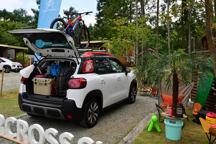 「C3エアクロスSUV」には思わず見入ってしまう魅力がある。（写真=池之平昌信）
	 
	