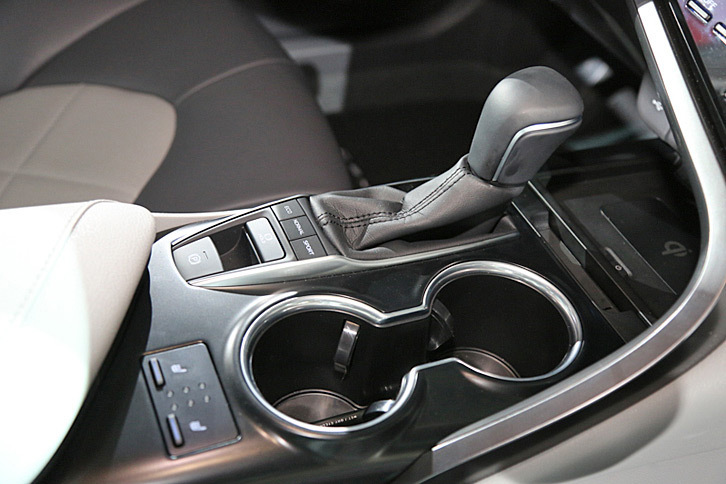 トヨタ・カムリXLE