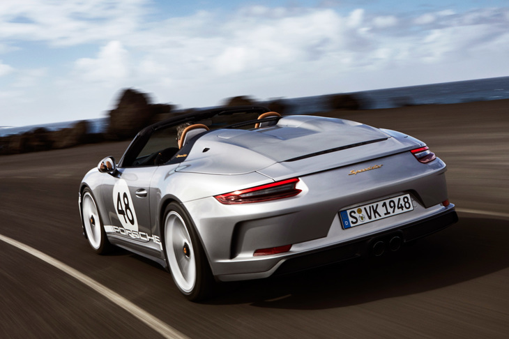 991型のフィナーレを飾る「スピードスター」。1948台の限定モデルで、「GT3」ゆずりのシャシーとパワートレインに、専用のオープンボディーを組み合わせた、走る楽しさを追求したモデルとなっている。