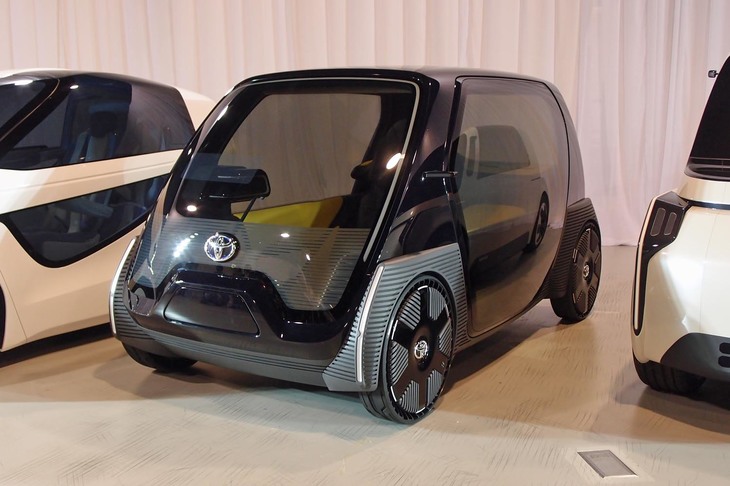 こちらも同じく「トヨタi RIDE」から発展した、商用コンセプトモデル。想定されるスペックは明らかにされていないものの、さまざまな用途に使えそうな広々としたキャビンが目を引く。