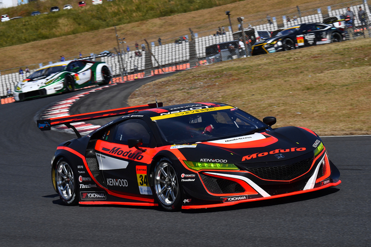 GT300クラスの3位はNo.34 Modulo KENWOOD NSX GT3。「ホンダNSX GT3」がGT300クラスで初めて表彰台圏内に入った。
