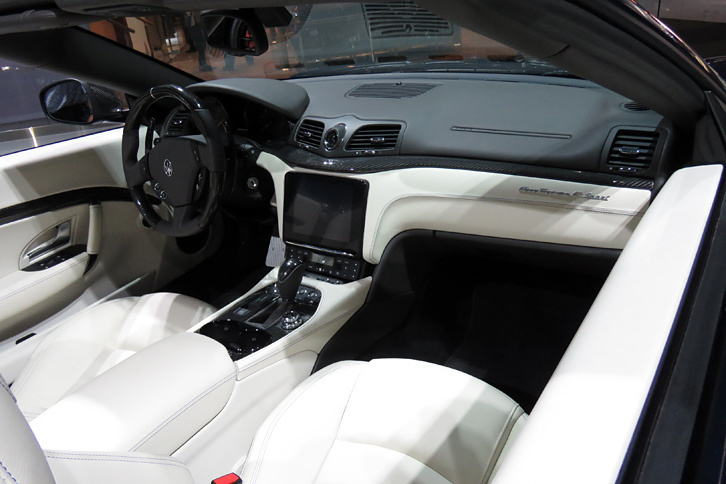 マセラティ・グラントゥーリズモCスポーツ