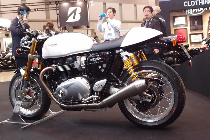 トライアンフ・スラクストンR