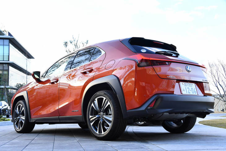 ボディーカラーは、新色「ブレージングカーネリアンコントラストレイヤリング」（写真）を含む全13色が選べる。