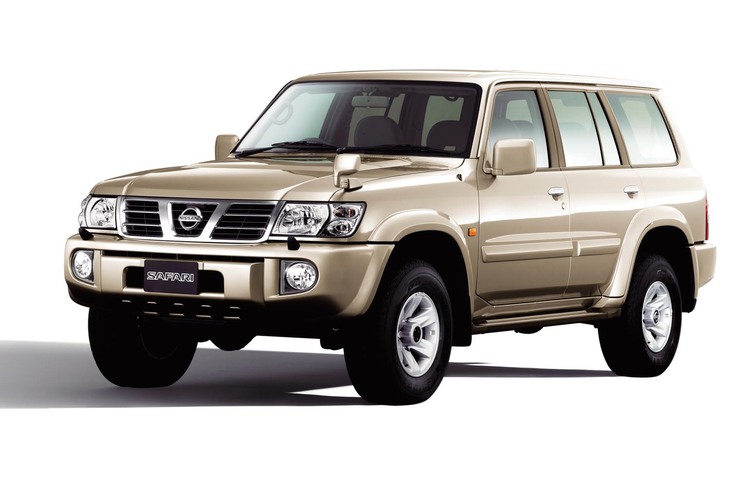 国内でのセールスが振るわなかった3代目「日産サファリ」も、SUVブームで日の目を見ることに!?　全長5m超の大柄なボディーは、存在感たっぷりだ。