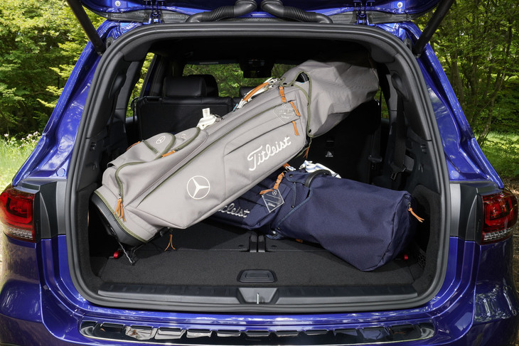 メルセデス・ベンツGLB250 4MATICスポーツ（ラゲッジスペース）