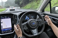 “手ばなし運転”の検知には、ステアリングへの入力を判定するセンサーではなく、接触・非接触をみるタッチセンサーが採用された。
