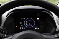 三菱が新型軽EV「eKクロスEV」を発表　航続距離180kmの新しい電動コミューターの画像