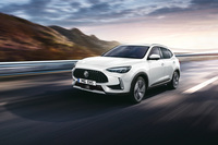 メーカー写真から。「MG EHS」はプラグインハイブリッドのコンパクトクロスオーバーである。EVモードでの航続可能距離は52km。