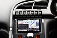 彩速ナビは、PCでダウンロードしたハイレゾ音源をUSBで車内に持ち込めば、これまでにない高音質の音楽が楽しめる。