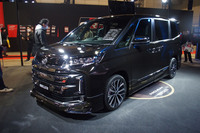 モデリスタのカスタマイズパーツを装着した新型「トヨタ・ノア」。