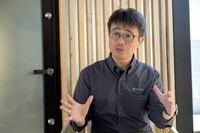 ＜髙橋達矢さんプロフィール＞　
	1999年入社。企画設計部にて「アクセラ」や「プレマシー」の車両パッケージ、「デミオ」「CX-3」のプラットフォームパッケージ等を担当する。2015年にMazda North American Operations（MNAO）に出向し、商品開発／商品プロモーションを担当。2018年にマツダに帰任し、以降、ラージ商品群一括 企画設計リーダーを務める。