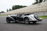 4人乗りのグランドツアラーである「バンデンプラ ツアラー」ボディーの架装が始まったのは1937年。抑揚豊かなフェンダーが美しい。