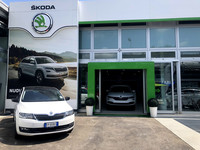 筆者が住むシエナのシュコダ販売店、エウロモトーリ。