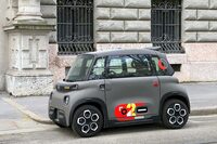 1000ユーロ（約16万円）の純正ステッカーを貼り付けたアミ。