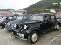 シトロエンは今年特別展示車が3台あった。「11CV」は3台も。