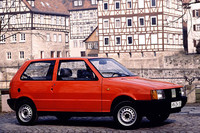 「フィアット・ウーノ」の車内の香りは、いまだまぶたに残る。