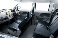 「ワゴンR」のインテリア。リアフロア部分はほぼフラットになった。