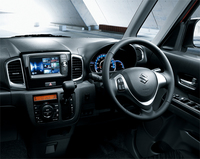 ドレスアップした「スズキ・スペーシア」登場の画像