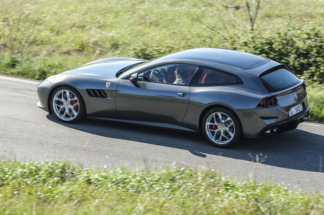 【純正品】Ferrari カーボン　フューエルリッド（GTC4ルッソ用） 純正品】Ferrari カーボン フューエルリッド（GTC4ルッソ用