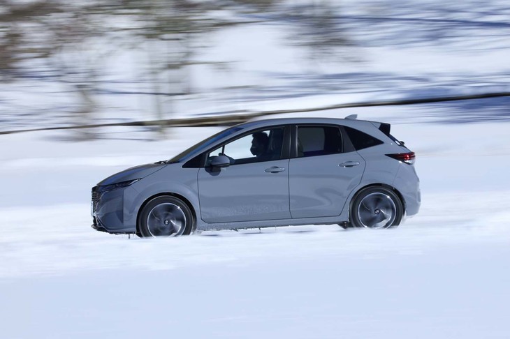 「e-POWER」の4WD車は駆動輪が4つというだけでなく、回生ブレーキにも4輪を使えるところがメリットだ。