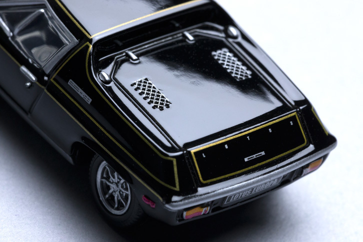 エンジンは、当初はルノー製の1.5リッターOHVだったが、1971年登場の「ツインカム」より1.6リッターDOHCの“ロータス・ツインカム”に変更。「スペシャル」にはさらにハイチューンな“ビッグバルブ・ツインカム”が搭載され、最高出力は126psに達した。（写真＝郡大二郎）