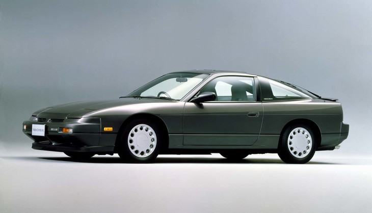 「日産シルビア」の姉妹車「180SX」も1989年に発売された。