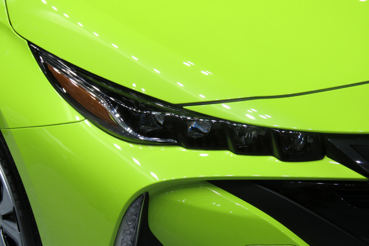 トヨタ・プリウスPHV（ヘッドランプ）