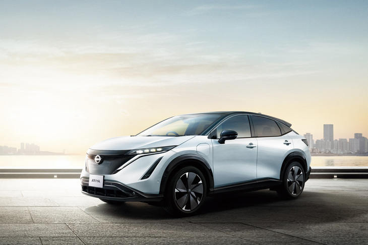 約48万台の国内販売台を誇る日産もホンダと同じくSUVのラインナップは少ない。日本で販売されるのは「キックス」「エクストレイル」「アリア」（写真）の3モデルのみ。ちなみに北米では日産ブランドで6モデル、インフィニティブランドで3モデルをラインナップしている。