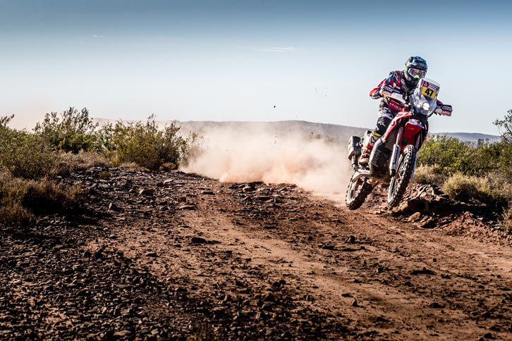 二輪部門では、ホンダのケビン・ベナバイズが健闘。KTMのマティアス・ウォークナーに次ぐ、2位入賞を果たしている。