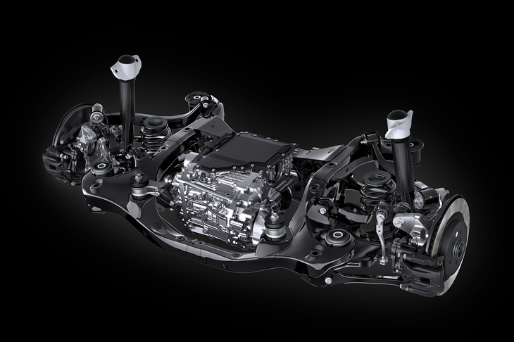 新型「レクサスRX」のリアの足まわり。マルチリンク式のリアサスペンションやサブフレームはもちろん、これらが取り付けられるフロアまわりも設計が変更されている。