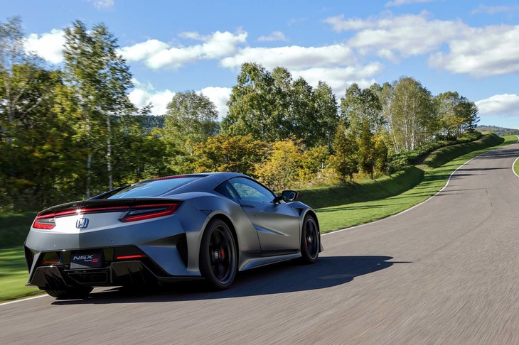 「NSXタイプS」の価格は、「NSX」比で424万円高となる2370万円。国内割り当てぶんのオーダーは既に終了しており、2022年7月からデリバリーが始められる。