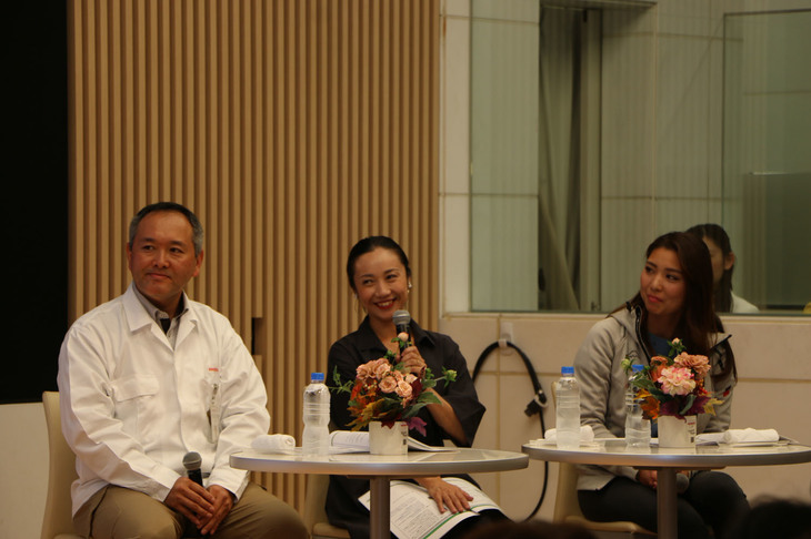 ほかにもトークショーのゲストとして、下館あいさんと下川原利紗さんの、2人のカブ女子が参加。カブライフや愛車との思い出など熱いカブトークを展開した。