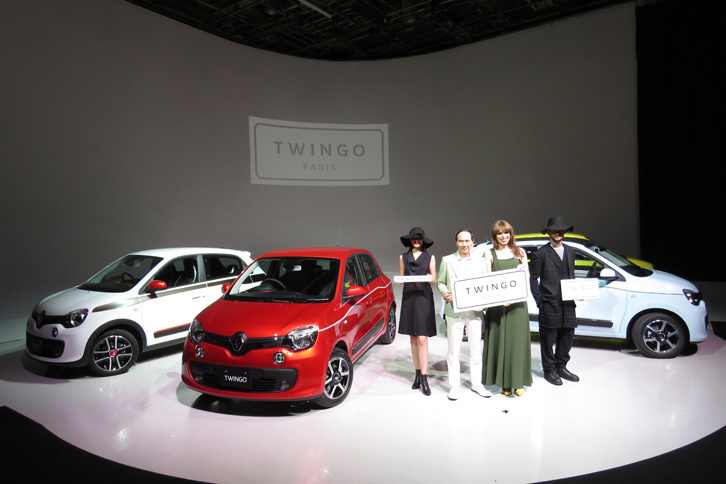 最後は4台の「トゥインゴ」とともにフォトセッション。