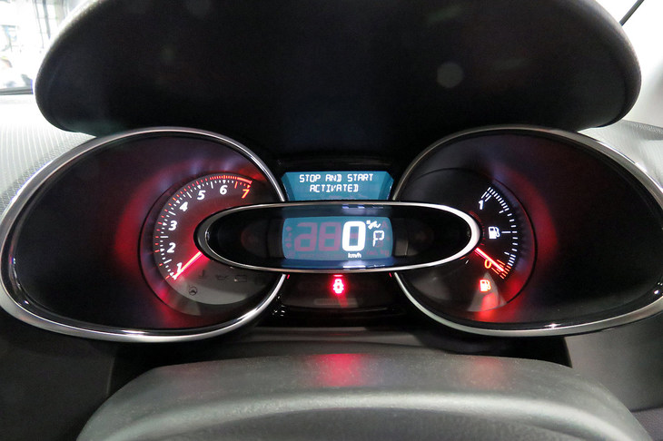 ルノー・ルーテシア ルノースポール18（メーター）