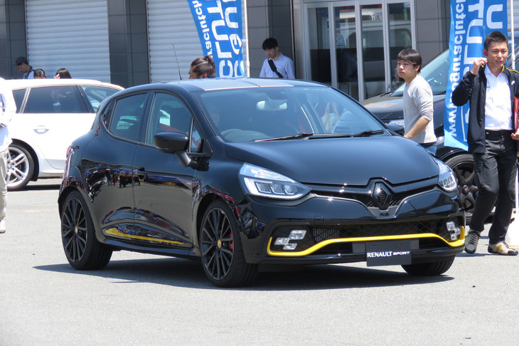 ルノー・ルーテシア ルノースポール18（エクステリア）