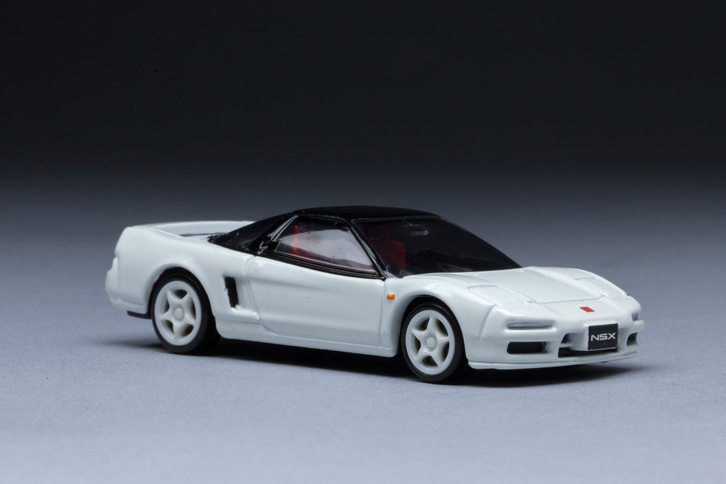 「ホンダNSX」は、1990年に登場したミドシップレイアウトの高性能スポーツモデルである。（写真＝郡大二郎）