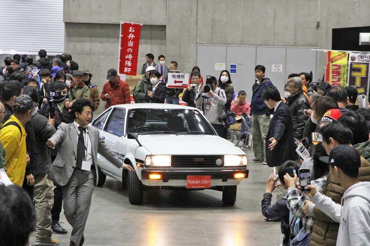 公募で選ばれた読者の車両10台が会場内を走行し、インタビューを受けた後に展示された。これはそのうちの1台である1982年「トヨタ・カローラ1600レビン」（TE71）。