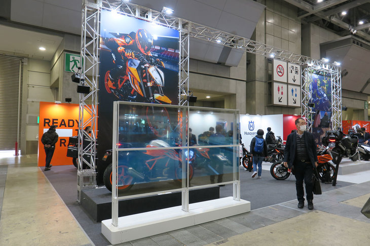 KTMの出展ブースの様子。