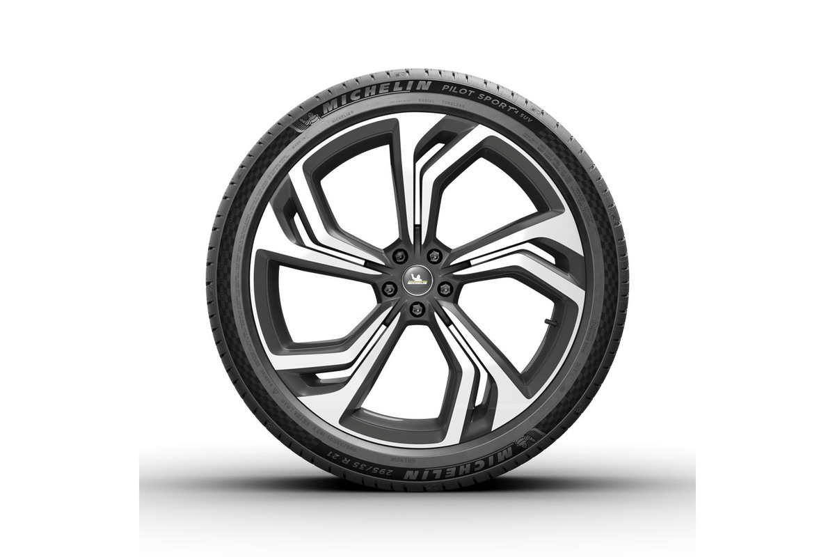 Smatt パイロットスポーツSUV ２本 ミシュラン・パイロットスポーツ4 SUV」新デザインで発売 【ニュース