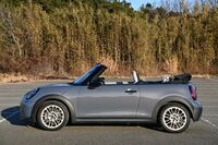 MINIクーパー コンバーチブルS（FF/7AT）の画像
