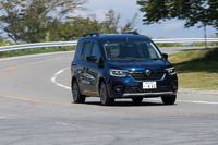 ガソリンモデルはWLTCモード燃費が15.2km/リッターから15.0km/リッターに後退した一方で、ディーゼルモデルは17.3km/リッターから19.6km/リッターへと改善。エコカー減税の対象になった。