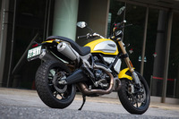 「スクランブラー1100」には、装備やデザインの違いから「1100」「1100スペシャル」「1100スポーツ」の3つのモデルがラインナップされる。