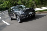 1970年にデビューし、2020年に誕生50周年を迎えた「レンジローバー」。2012年に登場した現行モデルは第4世代となる。