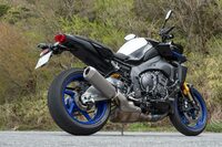 カラーリングは全4種類となっているが、「SP」で選べるのは写真のシルバーのみ。ベースグレードでは選択できない同仕様の専用色となっている。