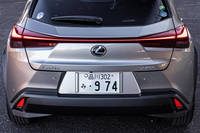 立体的なリアコンビネーションライトを組み込んだハッチゲート。「エアロスタビライジングブレードライト」と呼ばれ、スポイラーなどの空力的付加物を採用しなくても、空力性能を向上させるデザインだという。