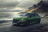 プラグインハイブリッドもラインナップ　新型「プジョー308」がデビューの画像