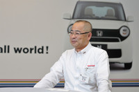 初代「N-BOX」の開発を主導した浅木泰昭氏。現在はHRD Sakuraのセンター長としてホンダのF1活動を率いている。（写真=峰 昌宏）