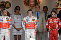 3位は、フェラーリのフェリッペ・マッサ（右）。2位ハミルトンに70秒近くつけられてゴール。（写真＝Ferrari）